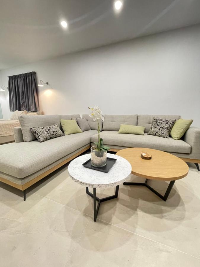 Central Luxury Apartment In Paralia Ofryniou Офринио Экстерьер фото